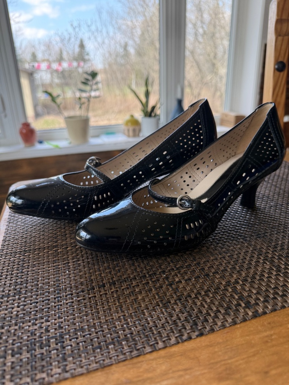Neutralizer - Women’s Black Patent Mary Jane Heels